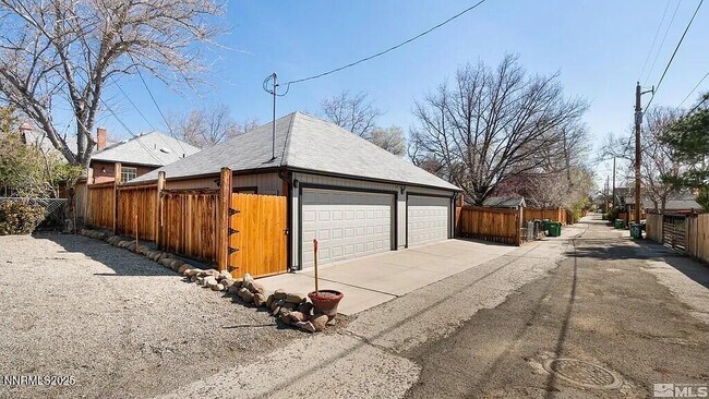 Building Photo - 628 Marsh Ave