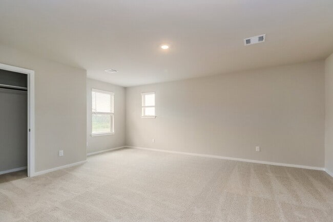 Building Photo - 567 Dalloway St