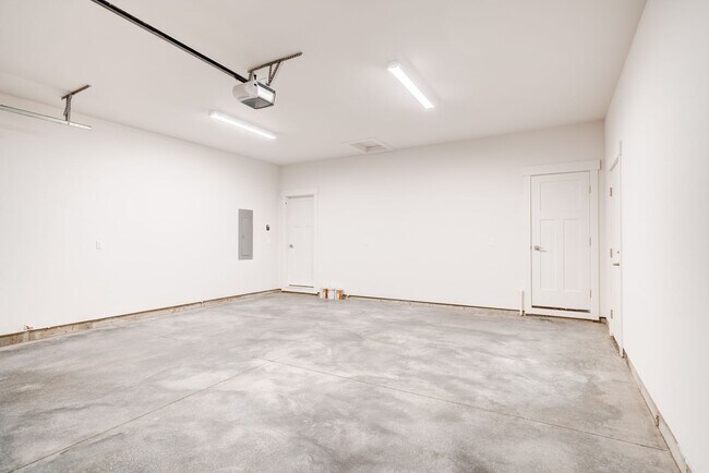 Building Photo - New Peaceful Retreat