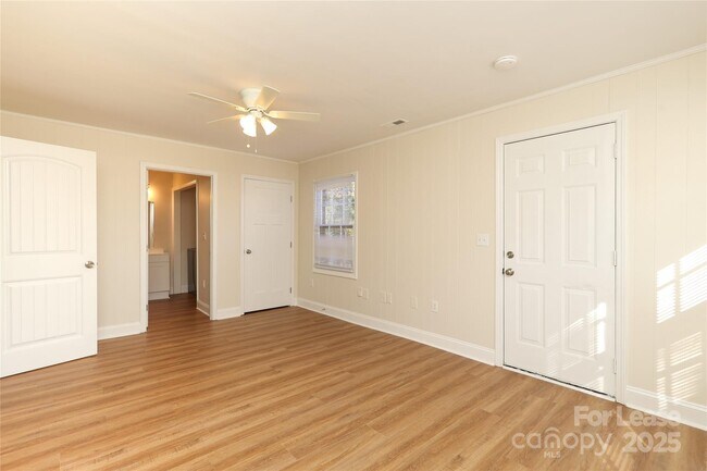 Building Photo - 937 Green Cir Dr