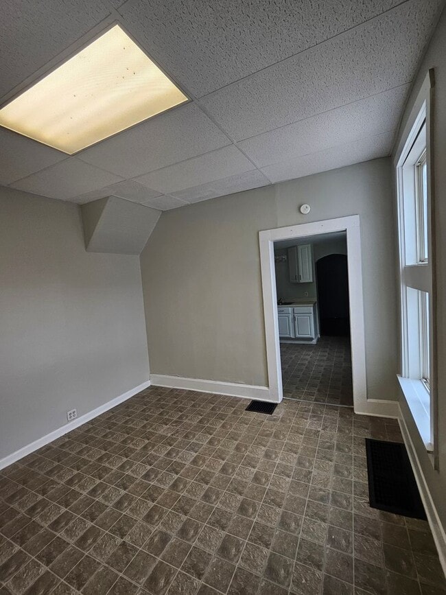 Building Photo - 4bed/2bath house