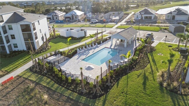 Building Photo - 15345 Grn Acrs Ave