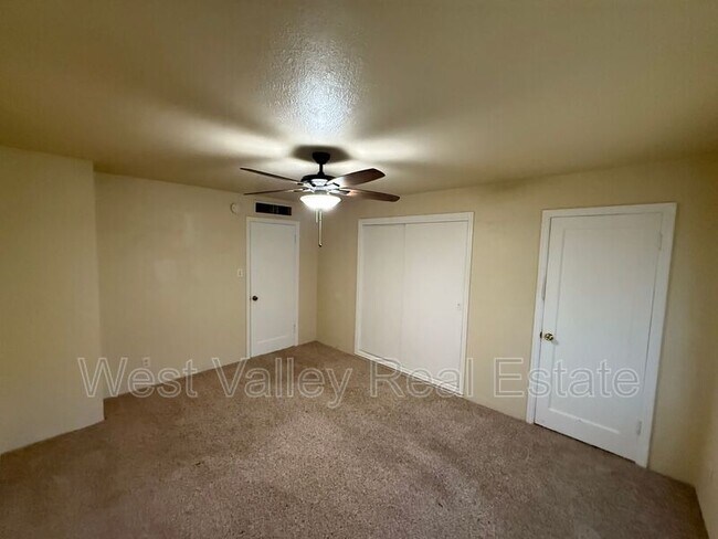 Building Photo - 334 B St