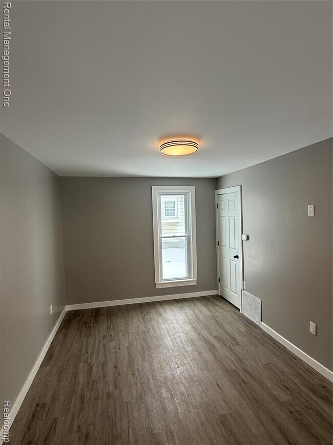 Building Photo - 276 E Chicago Blvd