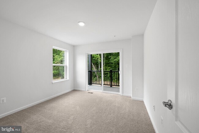 Building Photo - 9942 -A Count Fleet Cres