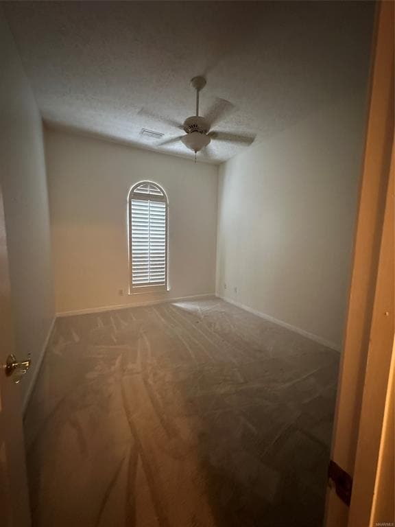 Building Photo - 924 Silver Creek Cir