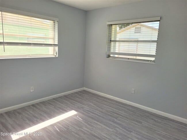 Building Photo - 435 S Courtenay Pkwy