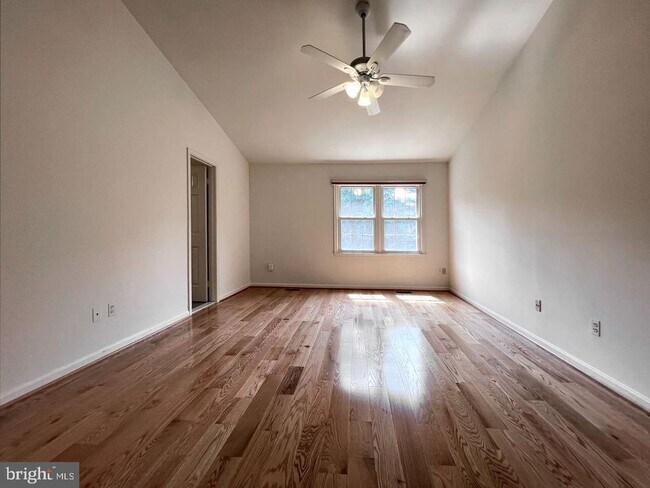 Building Photo - 7132 Swansong Wy