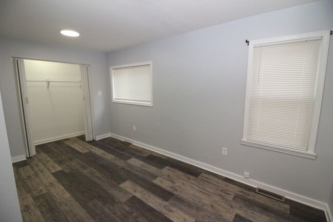 Building Photo - 5847 Weddel St