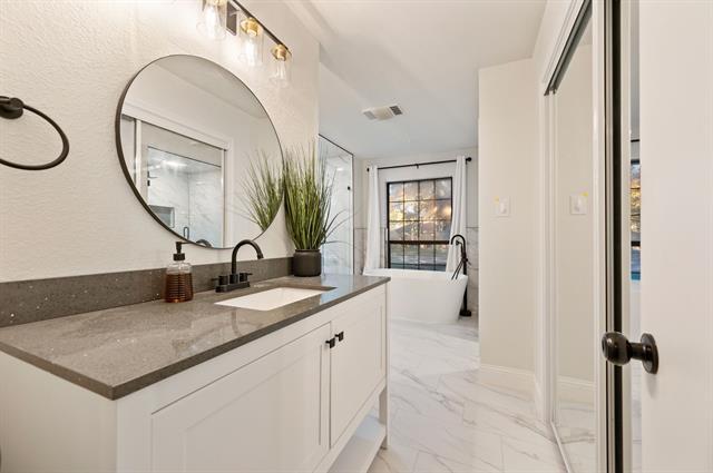 Building Photo - 3512 Cliffwood Dr