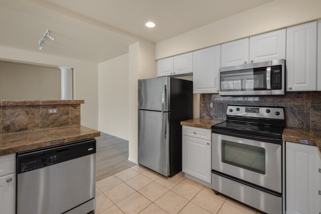 Building Photo - 1Bd/1Ba Bellevue Condo