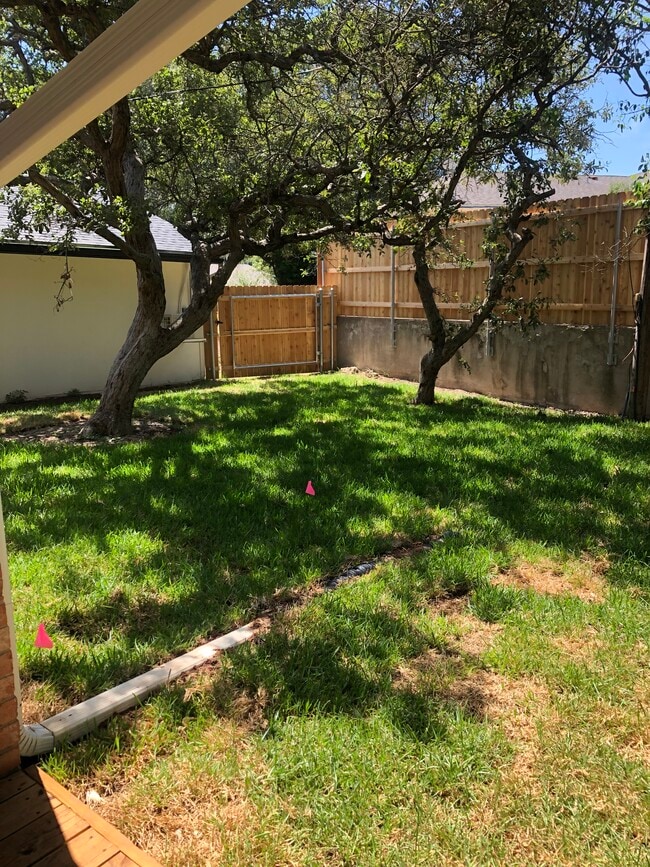 Building Photo - 8241 Forest Ridge Dr