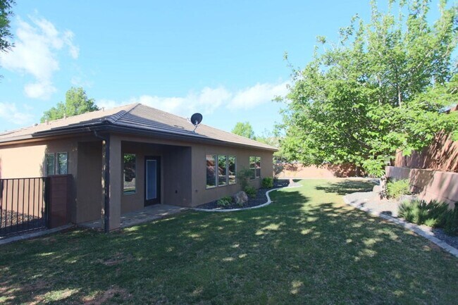 Building Photo - Beautiful Hobble Creek 4 Bed/2 Ba NEW FLOORS & PAINT