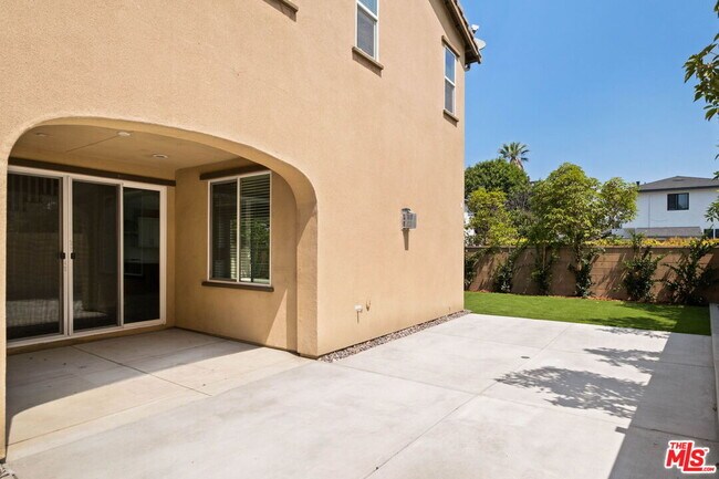 Building Photo - 5929 Spelthorne Ln