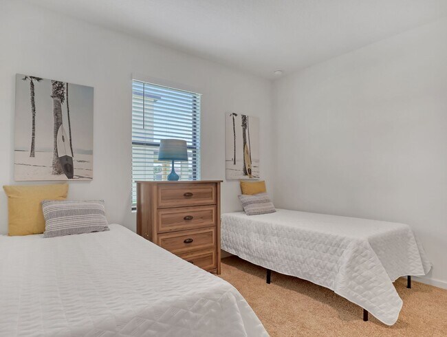 Building Photo - 7418 Tourmaline Dr