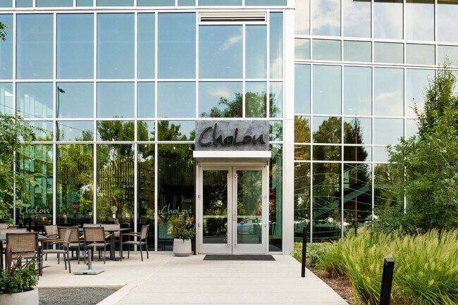 Building Photo - LUX 1BD, 1.5BA Lakehouse Condo with Bonus Den