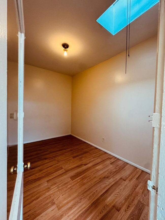 Building Photo - 2601 E Clearfield St