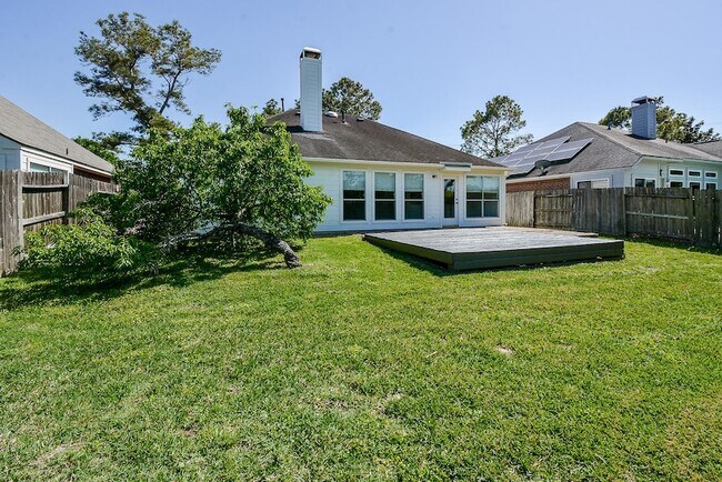 Building Photo - 3815 Summerfield Dr