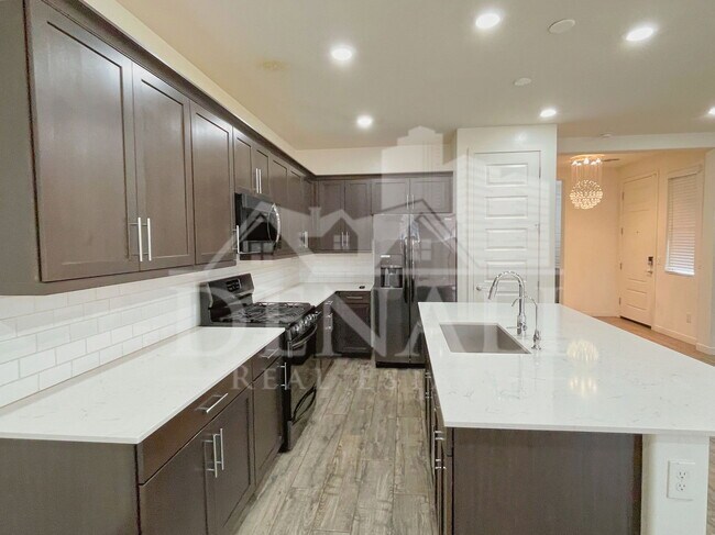 Building Photo - 17155 N 9th Pl