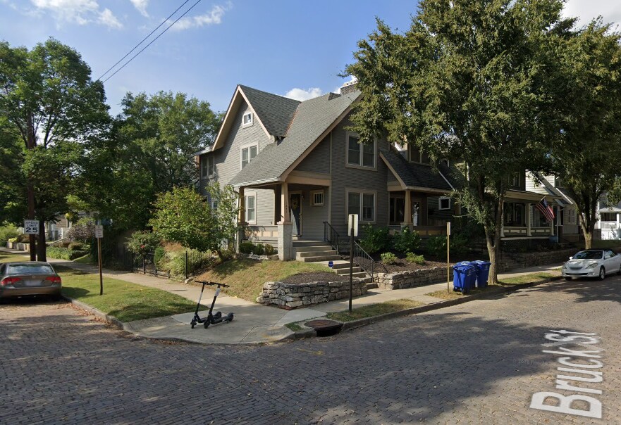Building Photo - 1241 Bruck St