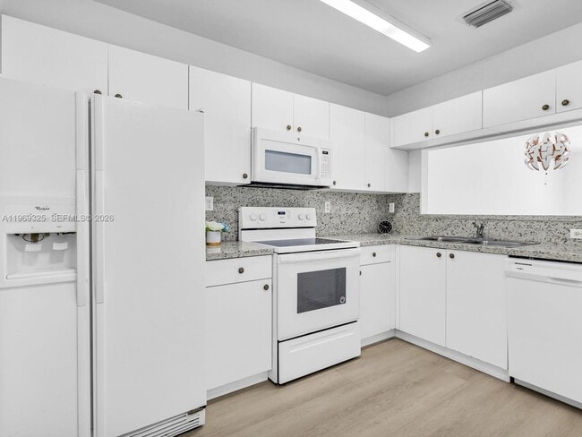 Building Photo - 11512 NW 48th Terrace