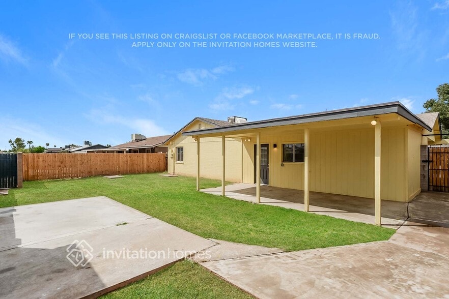 Building Photo - 2211 N 54th Ln