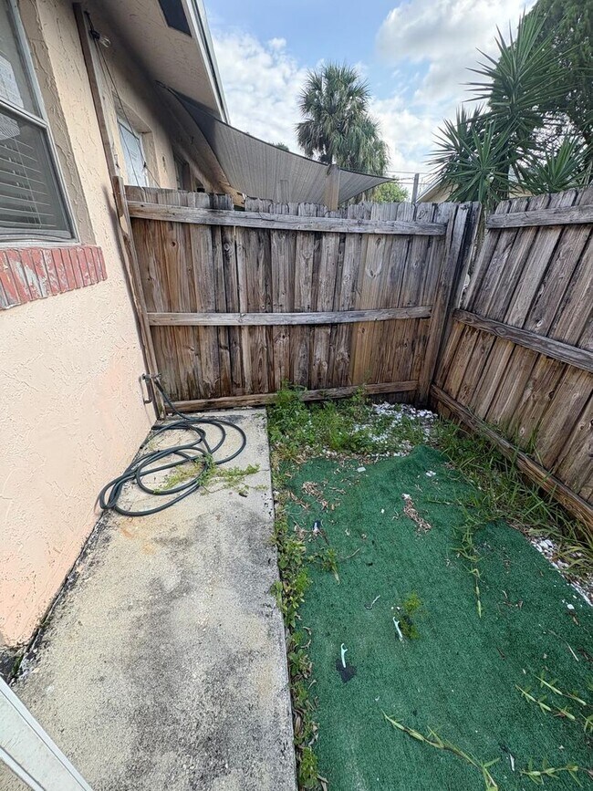 Building Photo - Special Pricing! Beautifully Updated 2-Bedroom Home in Prime Location!