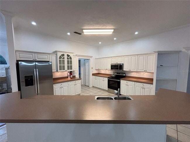 Building Photo - 5520 NW 80 Ave