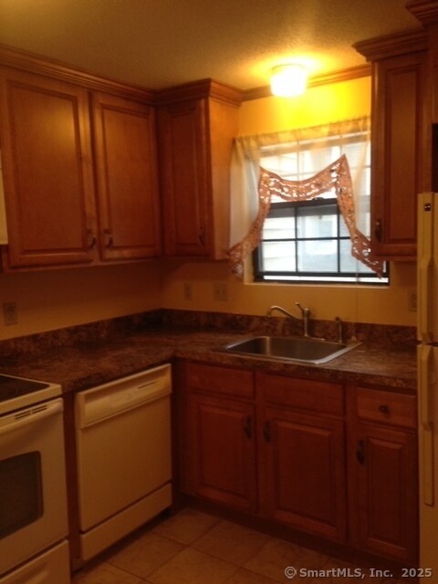 Building Photo - 36 N Mountain Rd