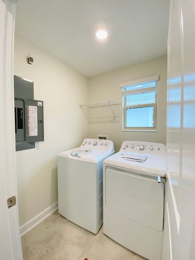 Building Photo - HOME IN TUSKAWILLA CROSSING