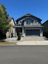 Building Photo - 4 Bedroom