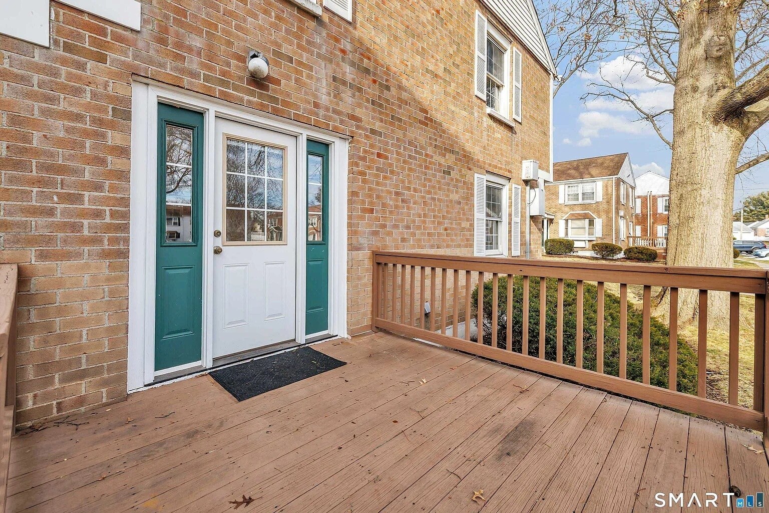 Building Photo - 240 Sunnyridge Ave