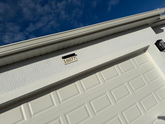 Building Photo - 16075 Badalona Dr