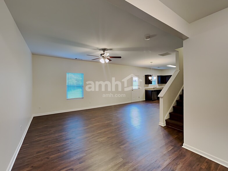Building Photo - 296 Maxton Ave