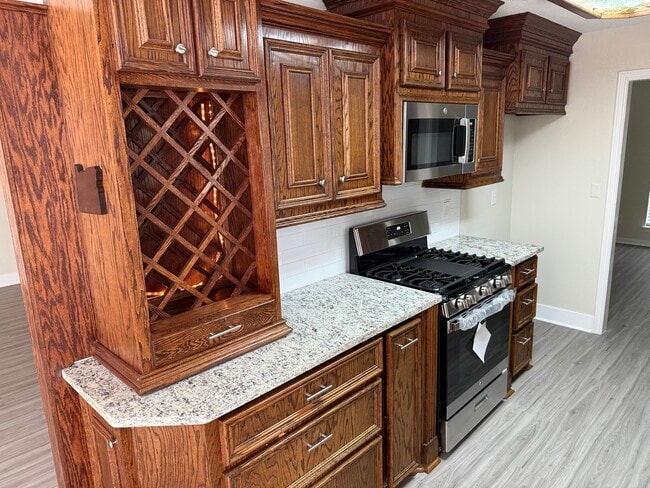 Building Photo - 24207 Shellbrook Dr