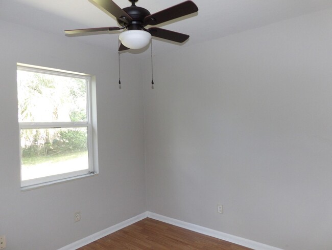 Building Photo - REMODELED INSIDE 3 Bedroom, 1 Bath, 1 car ...