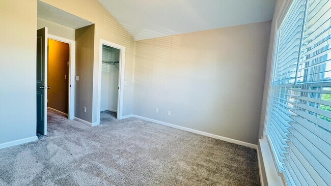 Building Photo - 583 Bunchgrass St