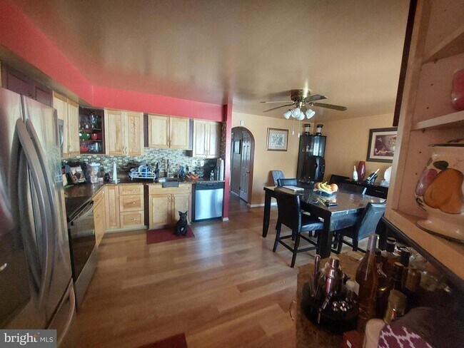 Building Photo - 1110 Sheffield Ct