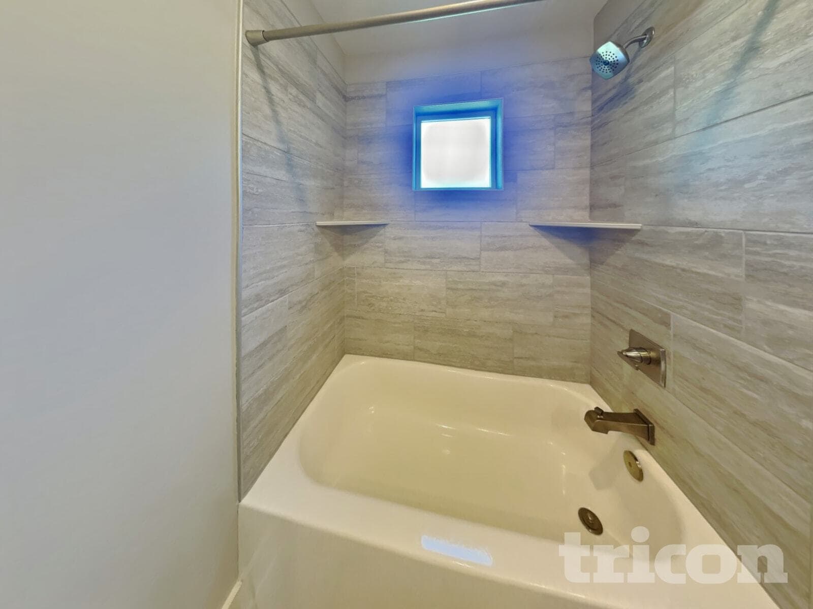Building Photo - 1208 Hillwood Private Cove