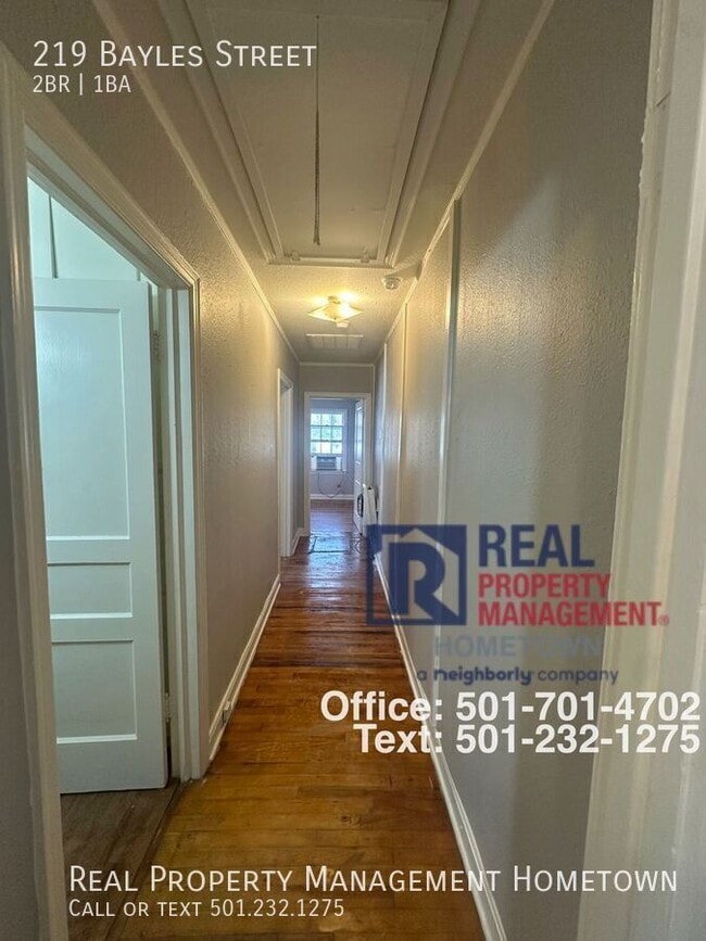 Building Photo - 219 Bayles St