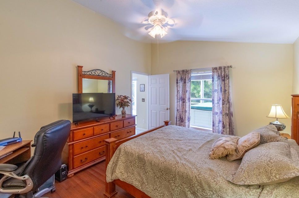 Building Photo - 1869 Barnstable Rd