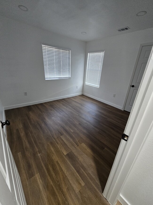 Building Photo - 2506 Southland St