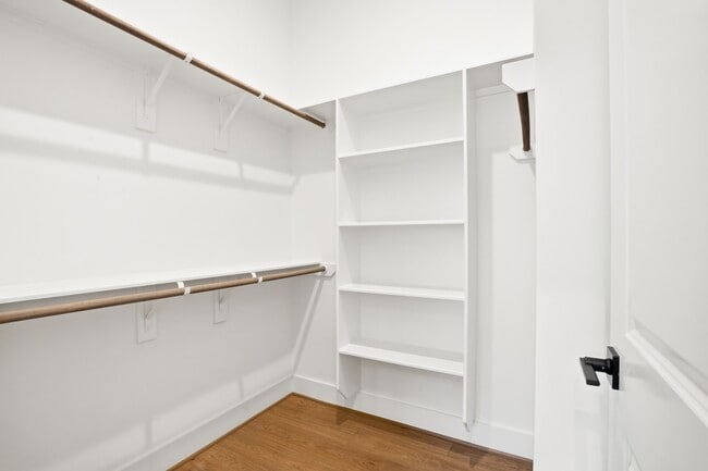 Building Photo - 7841 Sunnyhill St