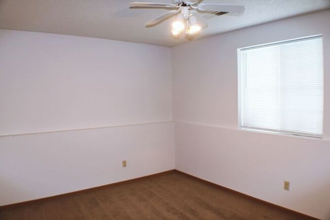 Building Photo - $1,125 | 2 Bedroom, 1 Bathroom Condo | Pet Friendly* | Available for August 1st, 2026 Move In!