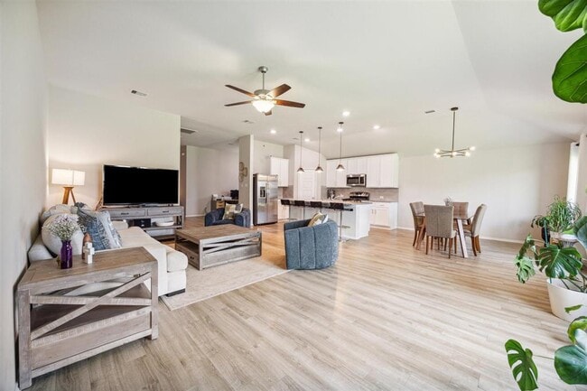 Building Photo - 6414 Fiddlewood Thicket Ln