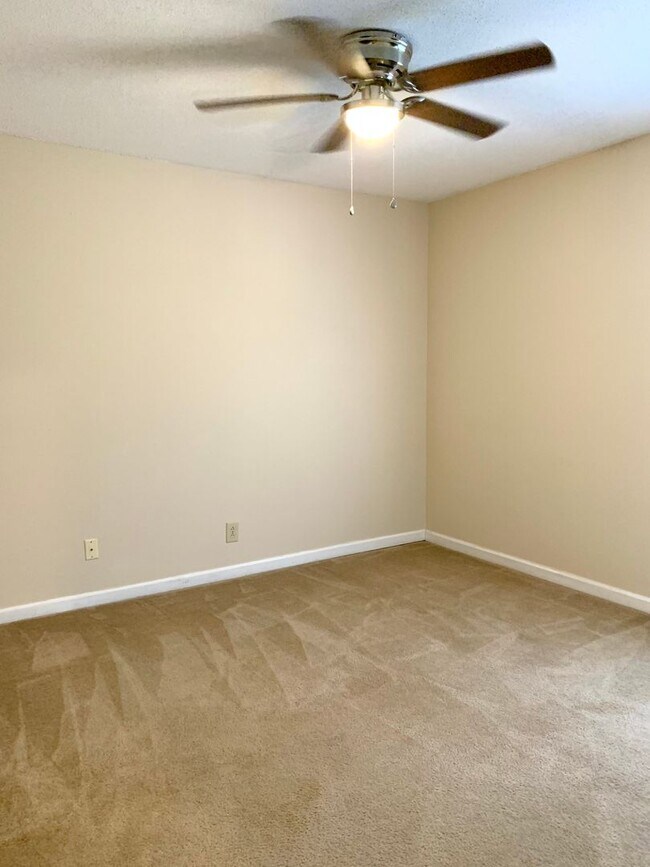 Building Photo - 1024 Poppy Seed Dr