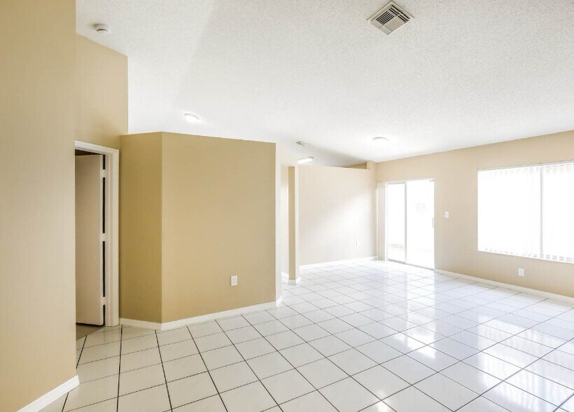 Building Photo - 14233 SW 177th Terrace