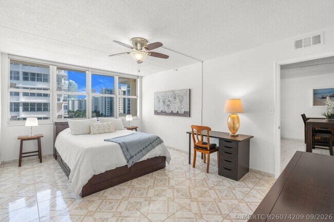 Building Photo - 1825 S Ocean Dr