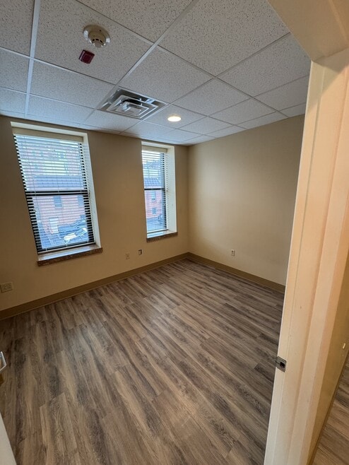 Building Photo - 102 E Otterman St