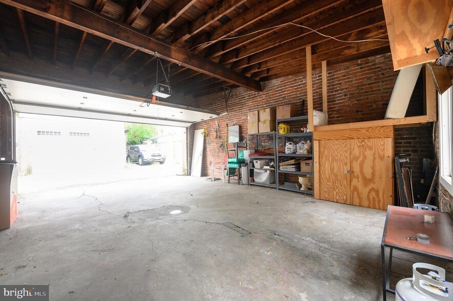 Building Photo - 716 12th St NE